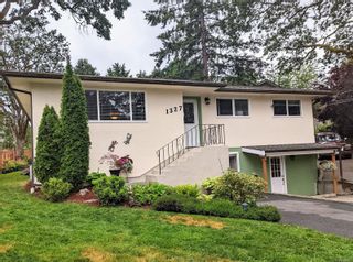 Photo 3: 1327 Dunsterville Ave in Saanich: SW Strawberry Vale House for sale (Saanich West)  : MLS®# 908318