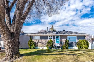 Photo 1: 931 Trotter Crescent in Saskatoon: Westmount Residential for sale : MLS®# SK967293