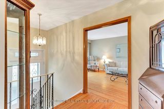 Photo 5: 16 Lay Street in Barrie: Little Lake House (Bungalow-Raised) for sale : MLS®# S8235110