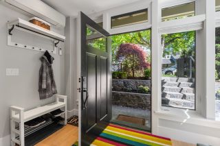 Photo 2: 3183 ALBERTA Street in Vancouver: Mount Pleasant VW Townhouse for sale in "CRAFTSMAN COLLECTION" (Vancouver West)  : MLS®# R2877373