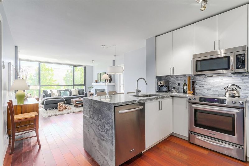 FEATURED LISTING: 405 - 2036 10TH Avenue West Vancouver