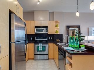 Photo 7: 204 69 SPRINGBOROUGH Court SW in Calgary: Springbank Hill Apartment for sale : MLS®# A1023183