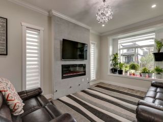 Photo 4: 36041 EMILY CARR Green in Abbotsford: Abbotsford East House for sale in "Auguston" : MLS®# R2865511