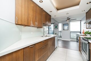 Photo 3: 1803 10899 UNIVERSITY Drive in Surrey: Whalley Condo for sale in "THE OBSERVATORY" (North Surrey)  : MLS®# R2804979