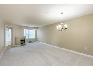 Photo 3: 205 1569 EVERALL Street: White Rock Condo for sale in "SEAWYND MANOR" (South Surrey White Rock)  : MLS®# R2413623