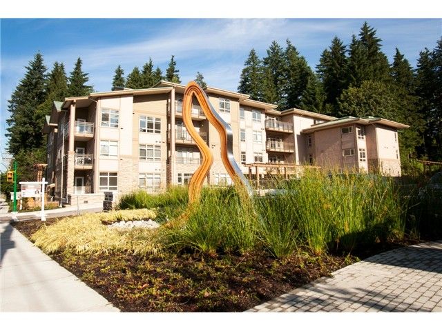 Main Photo: 104 3294 MT SEYMOUR Parkway in North Vancouver: Northlands Condo for sale in "NORTHLANDS TERRACE" : MLS®# V1037846