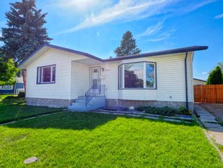 Photo 1: 4716 57A Street Crescent: Lacombe Detached for sale : MLS®# A1252212