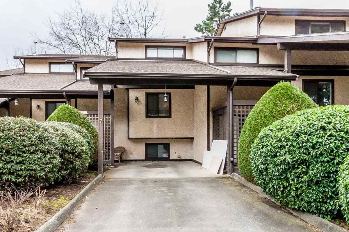 Main Photo: 7 33361 WREN Crescent in Abbotsford: Central Abbotsford Townhouse for sale in "SHERWOOD HILLS" : MLS®# R2044649