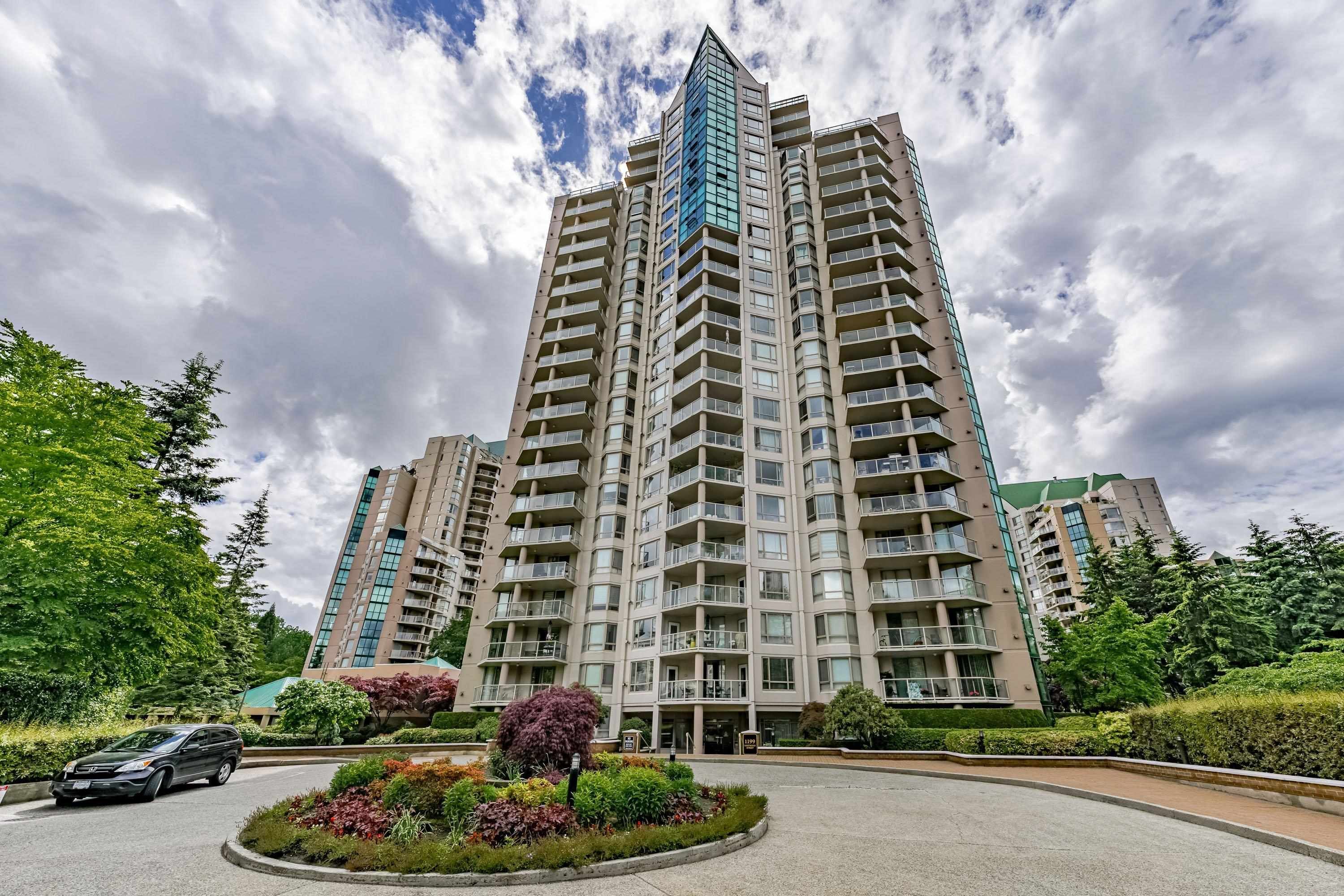 Main Photo: 201 1199 EASTWOOD Street in Coquitlam: North Coquitlam Condo for sale : MLS®# R2699656