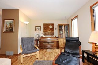 Photo 4: 209 Lake Village Road in Winnipeg: Waverley Heights Residential for sale (1L)  : MLS®# 202312509