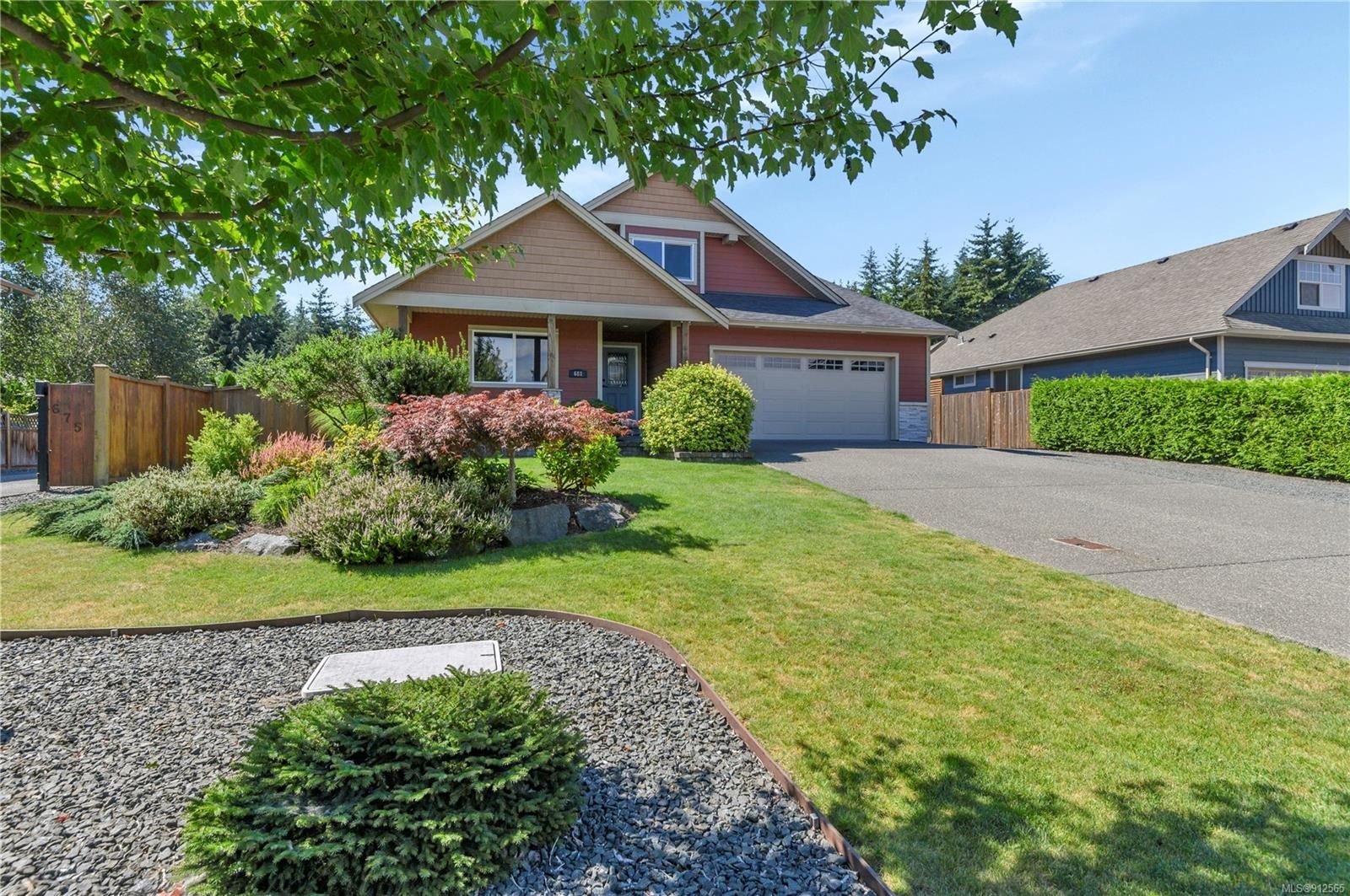 Main Photo: 681 Nodales Dr in Campbell River: CR Willow Point House for sale : MLS®# 912565