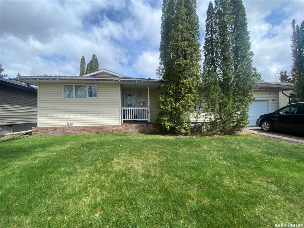 Main Photo: 8911 Gregory Drive in North Battleford: Maher Park Residential for sale : MLS®# SK885725