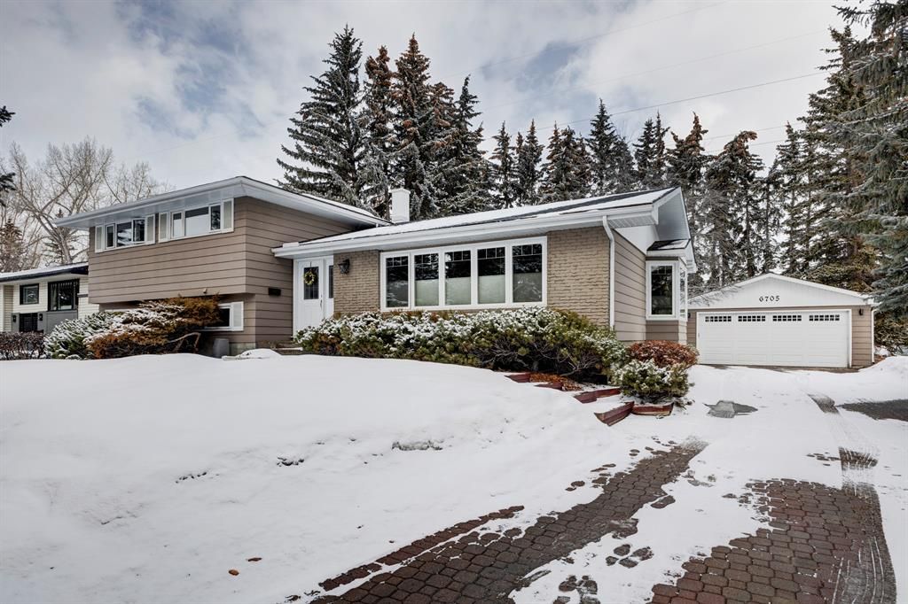 Main Photo: 6705 Leeson Court SW in Calgary: Lakeview Detached for sale : MLS®# A2034325
