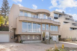 Photo 2: 306 Saskatchewan Crescent East in Saskatoon: Nutana Residential for sale : MLS®# SK914904
