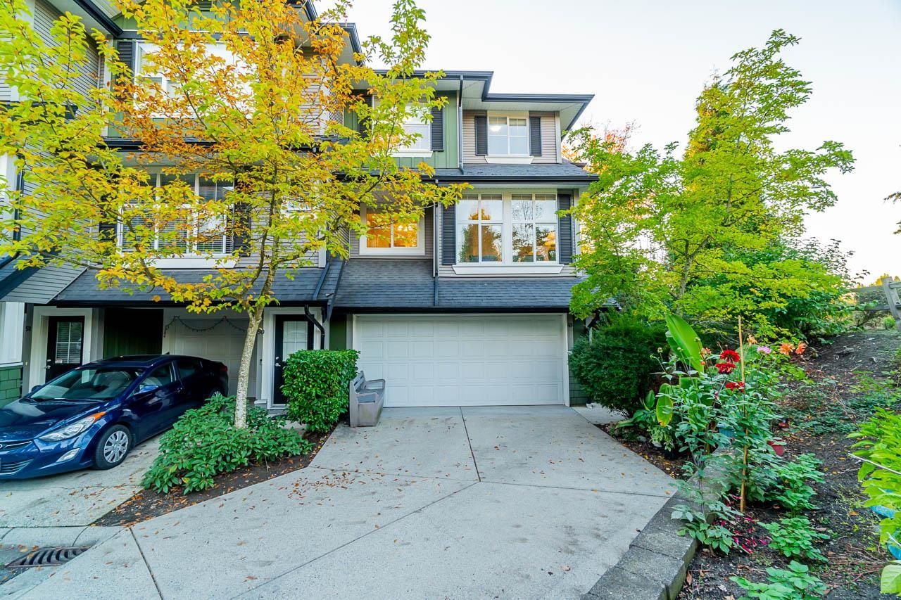 Main Photo: 49 18199 70 Avenue in Surrey: Cloverdale BC Townhouse for sale in "AUGUSTA" (Cloverdale)  : MLS®# R2822993