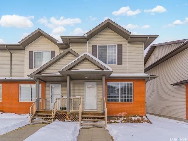 Main Photo: 33 135 Keedwell Street in Saskatoon: Willowgrove Residential for sale : MLS®# SK958656