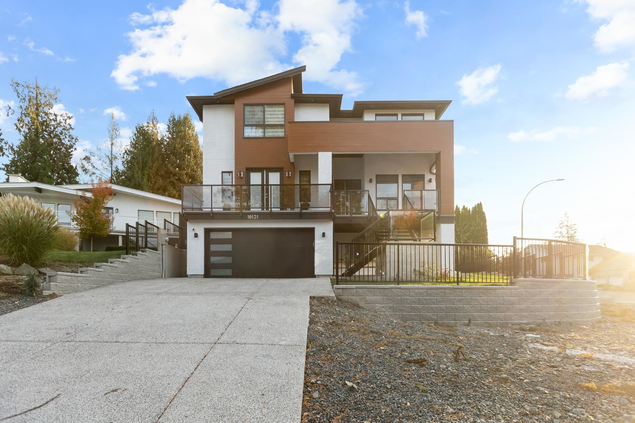 Main Photo: 10131 KENSWOOD Drive in Chilliwack: Little Mountain House for sale : MLS®# R2755586