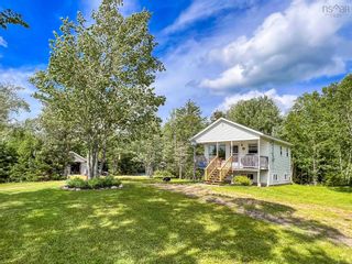 Photo 1: 383 Lakecrest Drive in Armstrong Lake: Kings County Residential for sale (Annapolis Valley)  : MLS®# 202215628