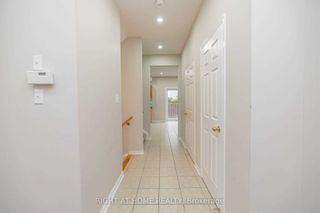 Photo 2: 99 Masters Green Crescent in Brampton: Snelgrove House (2-Storey) for lease : MLS®# W8390858