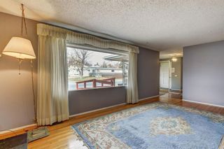 Photo 4: 7316 7 Street NW in Calgary: Huntington Hills Detached for sale