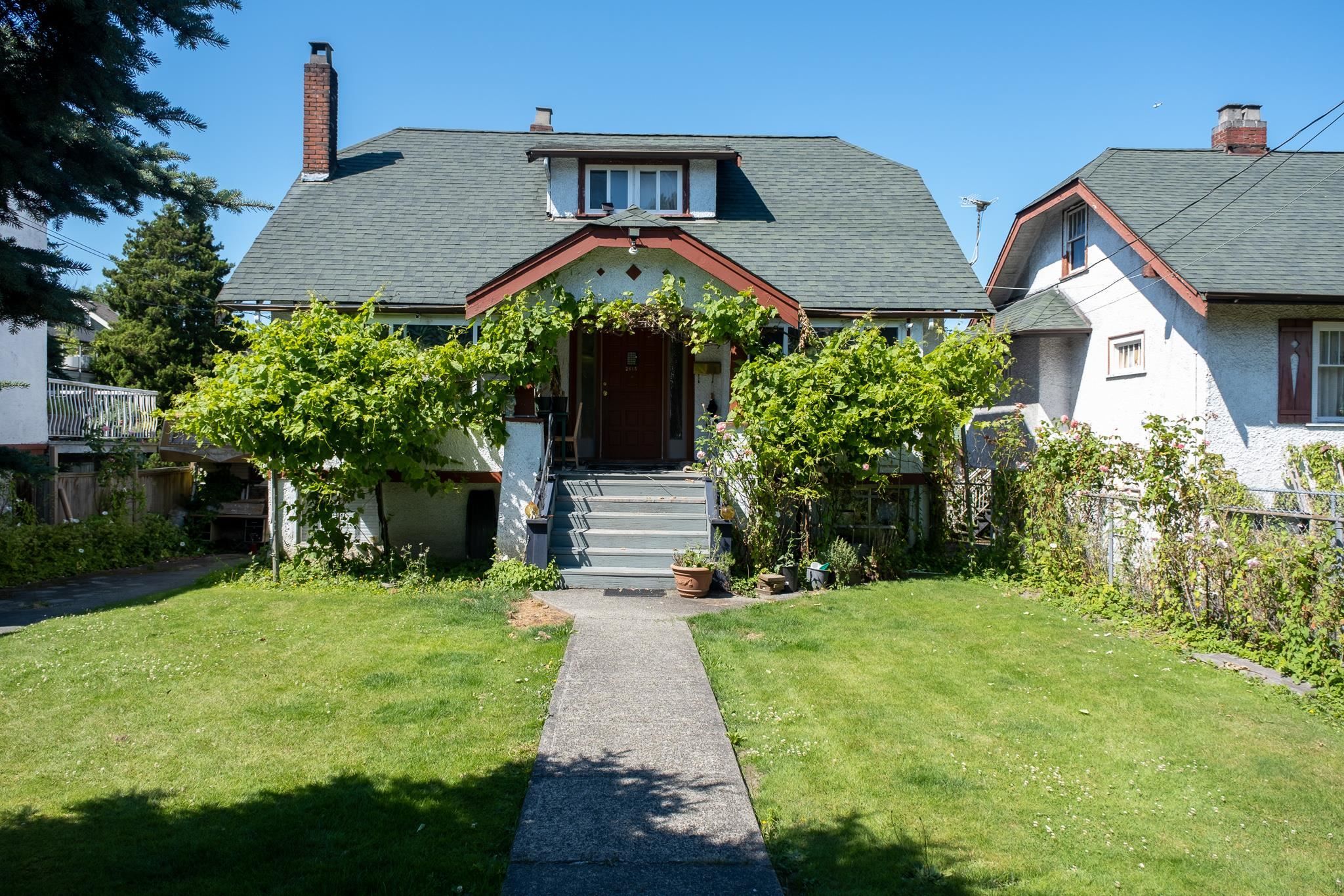 Main Photo: 2645 W 8TH Avenue in Vancouver: Kitsilano House for sale (Vancouver West)  : MLS®# R2731177