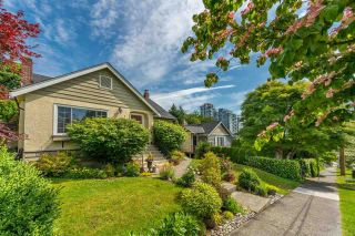 Photo 3: 321 STRAND Avenue in New Westminster: Sapperton House for sale : MLS®# R2591406