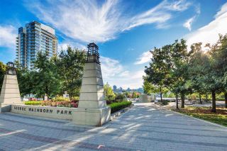 Photo 3: 102 550 PACIFIC Street in Vancouver: Yaletown Condo for sale in "AQUA AT THE PARK" (Vancouver West)  : MLS®# R2221945