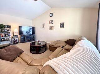 Photo 3: 218 9th Avenue Southwest in Dauphin: Southwest Residential for sale (R30 - Dauphin and Area)  : MLS®# 202306811