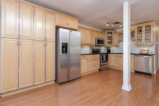 Photo 6: 1025 Colville Rd in Esquimalt: Es Rockheights Half Duplex for sale : MLS®# 875136