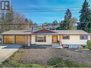 Photo 2: 1880 2 Avenue SE in Salmon Arm: House for sale : MLS®# 10310873