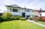 Main Photo: 6219 SUNDANCE Drive in Surrey: Cloverdale BC House for sale (Cloverdale)  : MLS®# R2875266