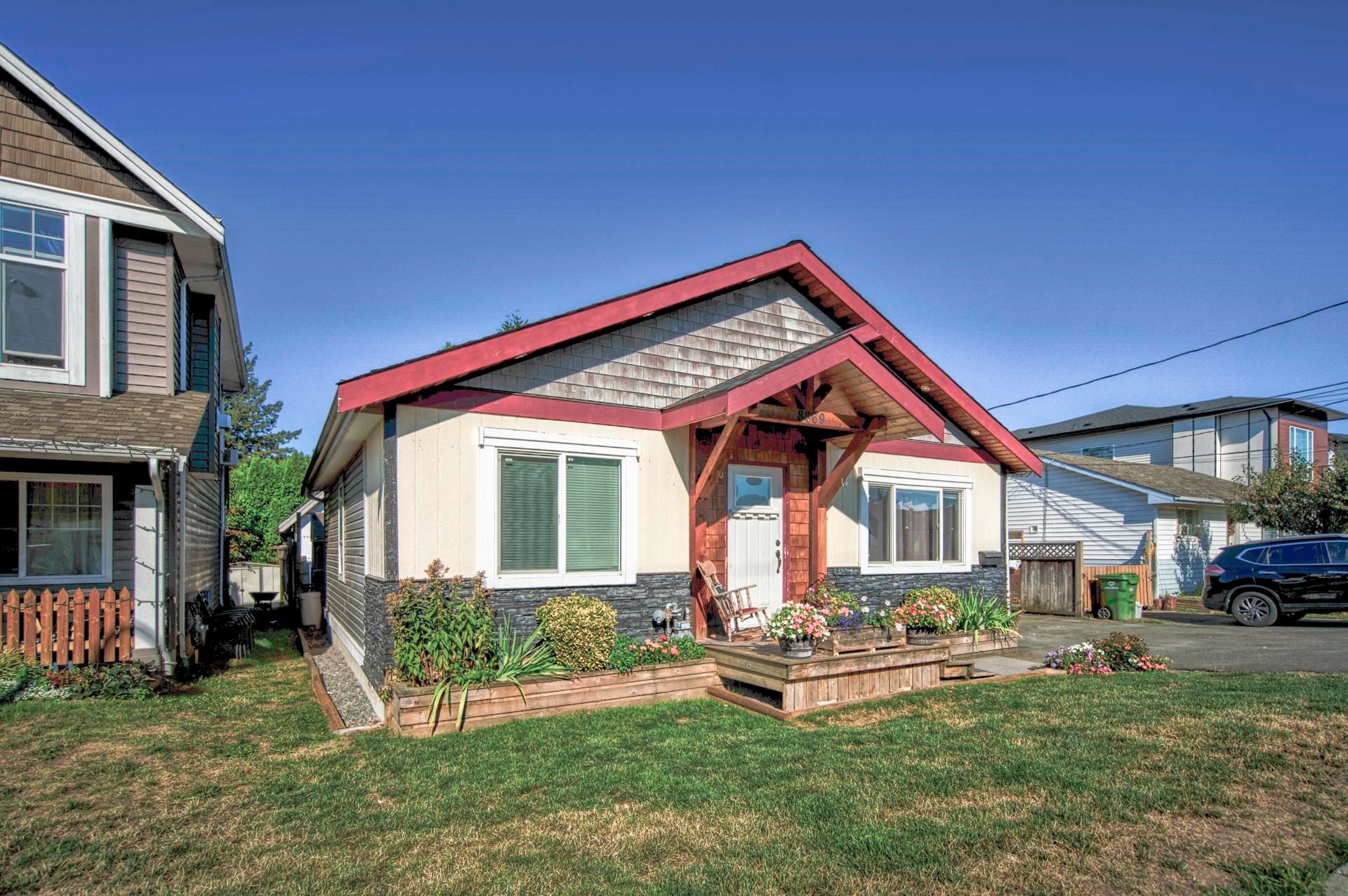 Main Photo: 8869 EDWARD Street in Chilliwack: Chilliwack W Young-Well House for sale : MLS®# R2614844