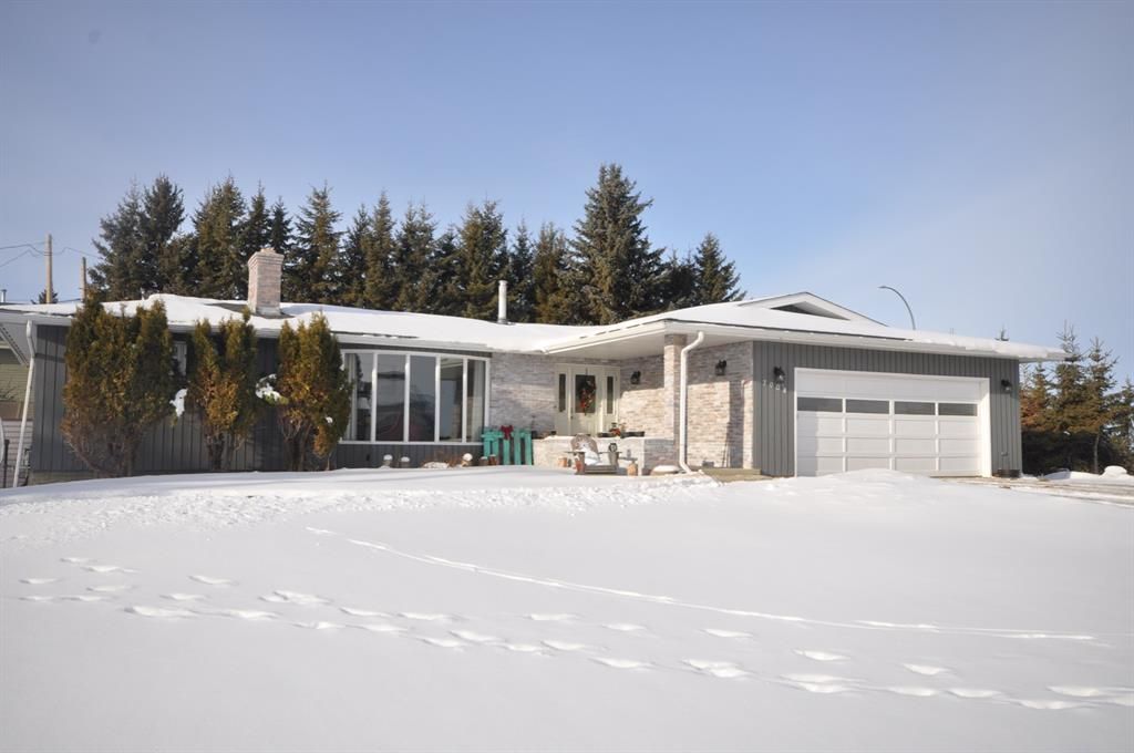 Main Photo: : Lacombe Detached for sale : MLS®# A1174417