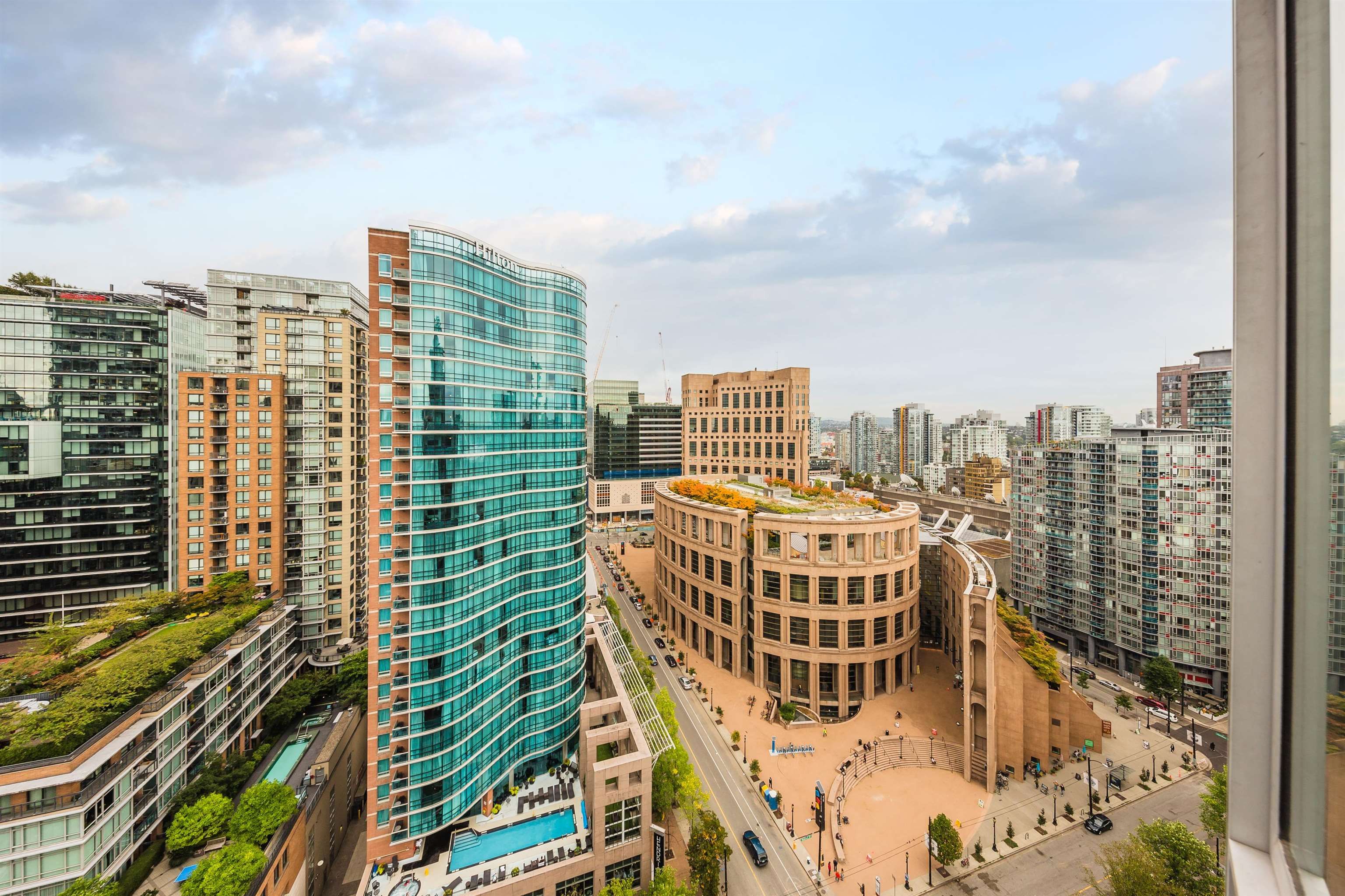 Main Photo: 2302 833 HOMER Street in Vancouver: Downtown VW Condo for sale in "Atelier" (Vancouver West)  : MLS®# R2632957
