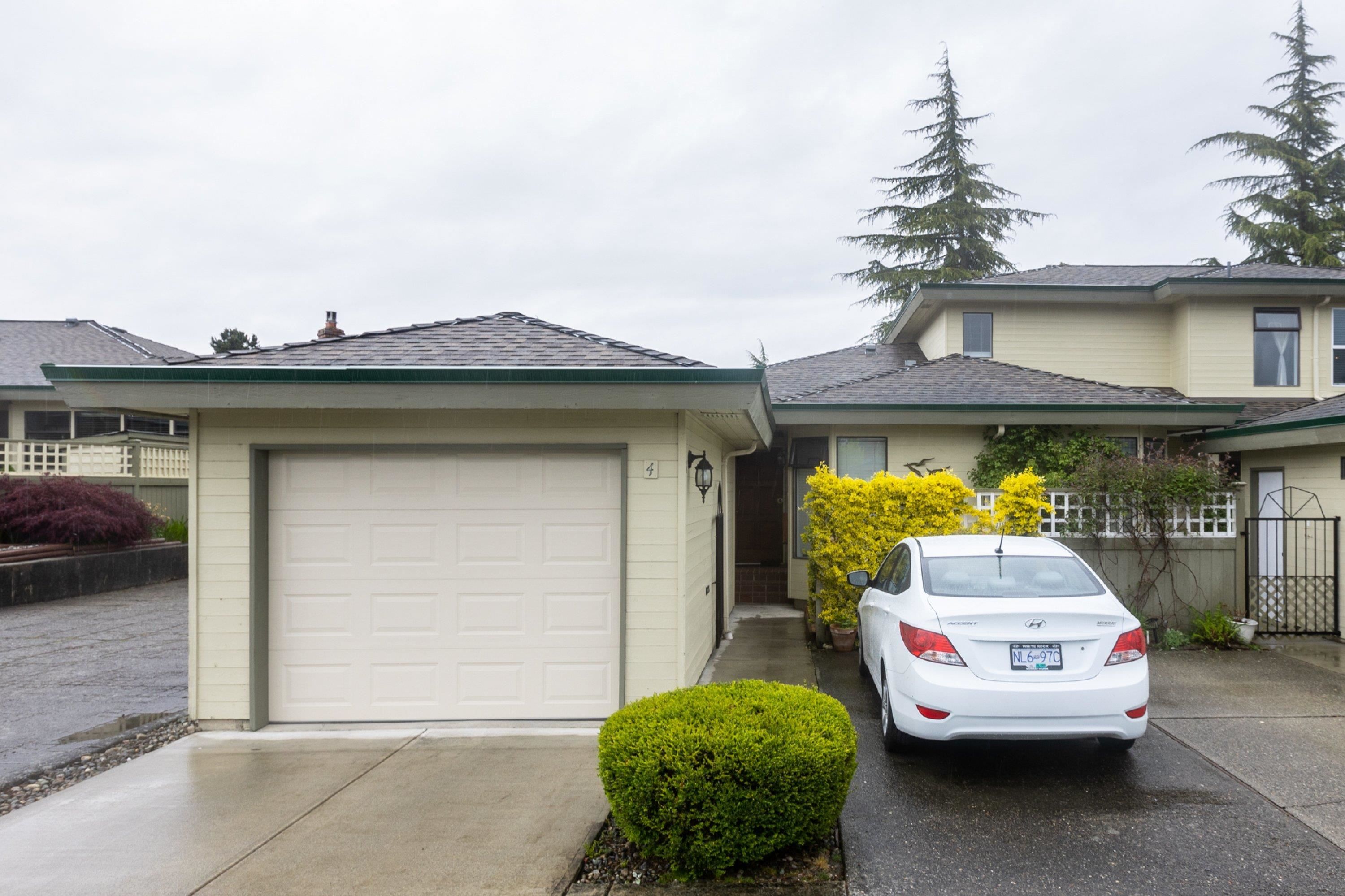 Main Photo: 4 14223 18A Avenue in Surrey: Sunnyside Park Surrey Townhouse for sale in "Sunhill Gardens" (South Surrey White Rock)  : MLS®# R2684086