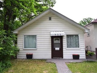 Photo 1: 896 Garwood Avenue in Winnipeg: Crescentwood Residential for sale (1Bw)  : MLS®# 1816738