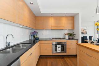 Photo 6: 2301 1055 HOMER Street in Vancouver: Yaletown Condo for sale in "DOMUS" (Vancouver West)  : MLS®# R2720928