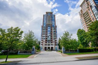 Photo 1: 402 6823 STATION HILL Drive in Burnaby: South Slope Condo for sale in "Belvedere" (Burnaby South)  : MLS®# R2702012