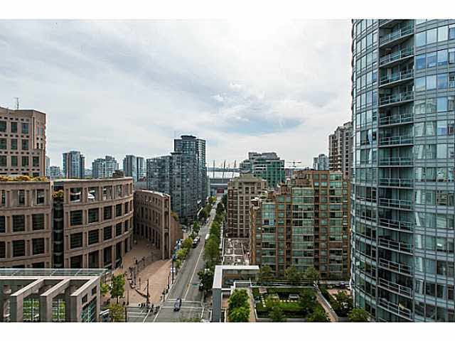 Main Photo: 1405 480 ROBSON STREET in R&amp;R: Downtown VW Condo for sale ()  : MLS®# V1141562