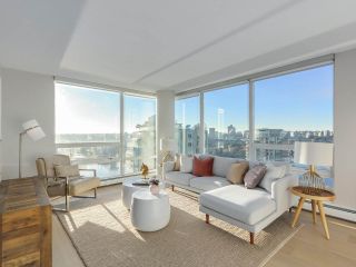 Photo 1: 2606 1201 MARINASIDE Crescent in Vancouver: Yaletown Condo for sale in "THE PENINSULA" (Vancouver West)  : MLS®# R2363085