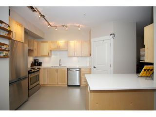 Photo 8: 108 5811 177B Street in Surrey: Cloverdale BC Condo for sale in "LATIS" (Cloverdale)  : MLS®# R2023487