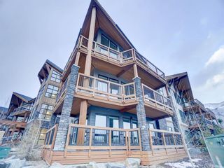 Photo 1: 118 106 Stewart Creek Rise: Canmore Apartment for sale : MLS®# A1164272