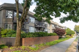 Photo 5: 113 555 W 14TH Avenue in Vancouver: Fairview VW Condo for sale in "CAMBRIDGE PLACE" (Vancouver West)  : MLS®# R2723975