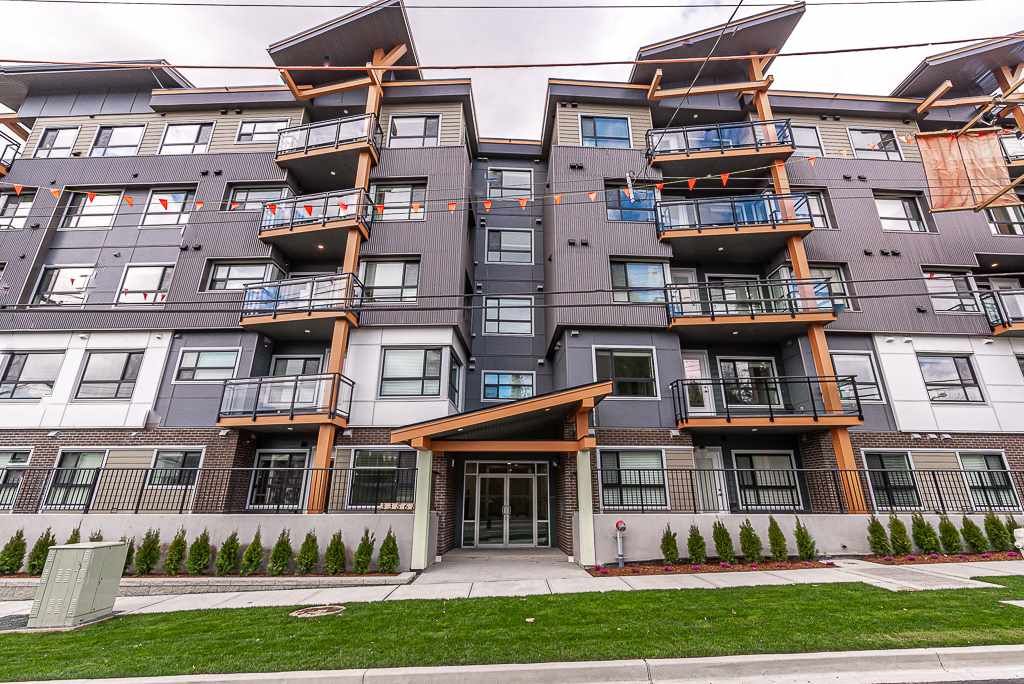 Main Photo: 408 33568 GEORGE FERGUSON WAY in Abbotsford: Central Abbotsford Condo for sale : MLS®# R2563113
