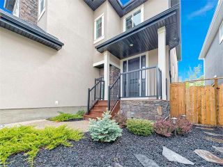 Photo 2: 36 ROCKFORD Terrace NW in Calgary: Rocky Ridge House for sale : MLS®# C4066292