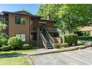 Photo 1: 1914 10620 150 Street in Surrey: Guildford Townhouse for sale in "Lincoln's Gate" (North Surrey)  : MLS®# R2379653