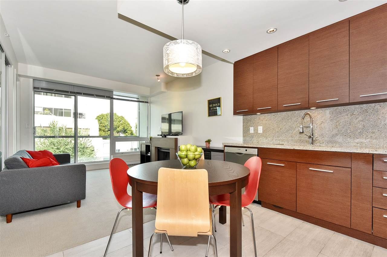Main Photo: 309 2528 MAPLE Street in Vancouver: Kitsilano Condo for sale in "Pulse" (Vancouver West)  : MLS®# R2322921