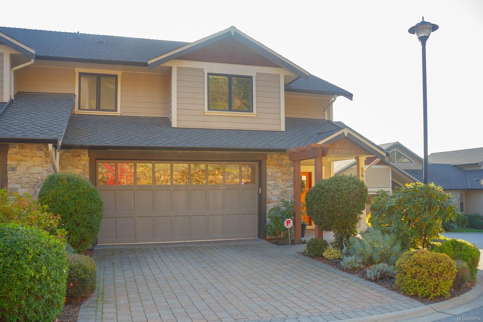 Main Photo: 14 614 Granrose Terr in Colwood: Co Latoria Row/Townhouse for sale : MLS®# 859914
