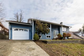 Photo 1: 8290 BLUEBERRY Drive in Mission: Mission BC House for sale : MLS®# R2848030