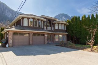 Photo 1: 38304 WESTWAY Avenue in Squamish: Valleycliffe House for sale : MLS®# R2861636